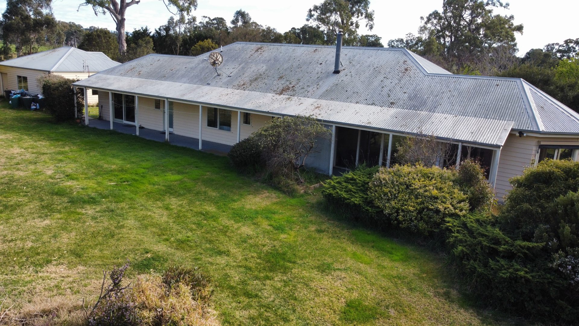 Country weatherboard — before restoration